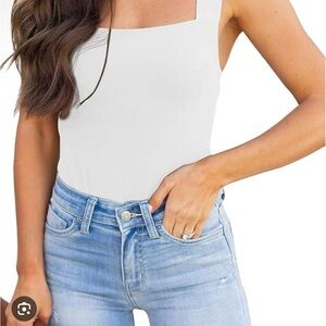 Reoria women square neck sleeveless top